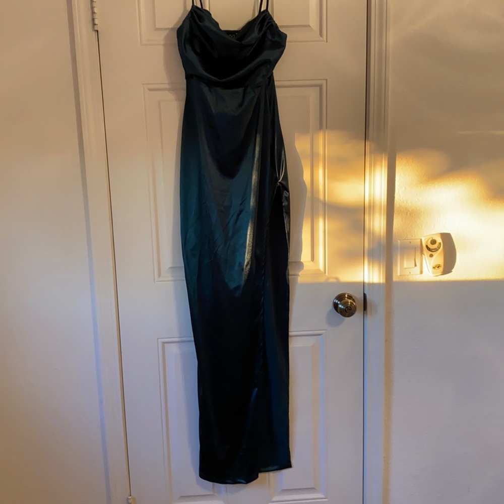 Windsor long slot emerald green dress size M